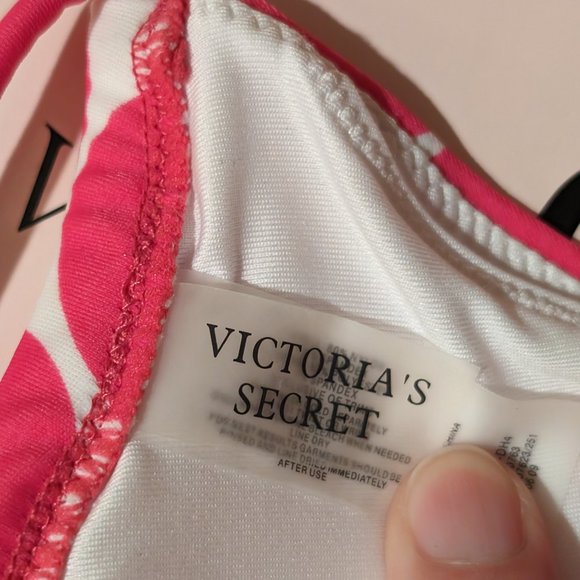 Victoria's Secret Swim Bikini Halter Top - Picture 5 of 6